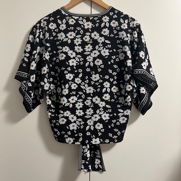 Max Studio Floral Kimono Sleeve Tie Front Blouse - Picture 6 of 10